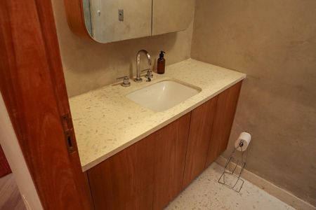 Casa à venda com 520m², 4 quartos e 2 vagas Casa à venda com 520m², 4 quartos e 2 vagasBanheiro da Suíte 3