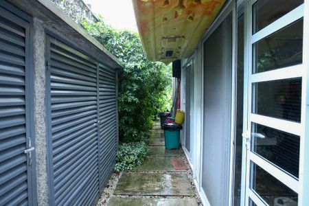 Casa à venda com 520m², 4 quartos e 2 vagas Casa à venda com 520m², 4 quartos e 2 vagasÁrea externa