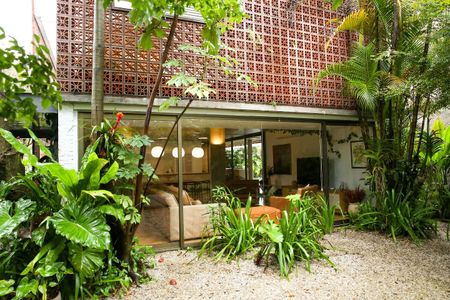 Casa à venda com 520m², 4 quartos e 2 vagas Casa à venda com 520m², 4 quartos e 2 vagasÁrea externa