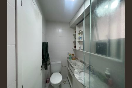 Apartamento à venda com 76m², 3 quartos e 1 vaga Apartamento à venda com 76m², 3 quartos e 1 vagaBanheiro da Suíte