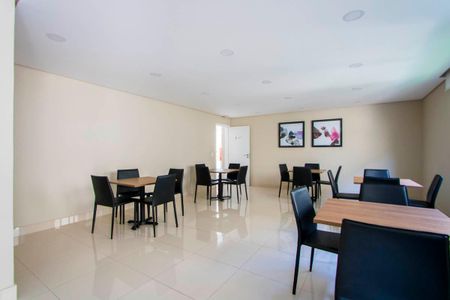 Apartamento à venda com 62m², 2 quartos e 1 vaga Apartamento à venda com 62m², 2 quartos e 1 vagaÁrea comum - Salão de festas