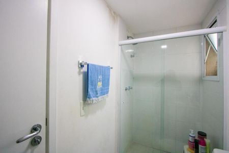 Banheiro social de apartamento à venda com 2 quartos, 62m² em Silveira, Santo André