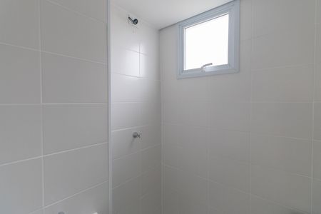 Banheiro de apartamento à venda com 2 quartos, 40m² em Vila Mazzei, São Paulo