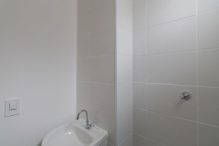 Banheiro de apartamento à venda com 2 quartos, 40m² em Vila Mazzei, São Paulo