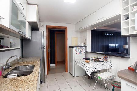 Apartamento à venda com 130m², 3 quartos e 3 vagasCozinha