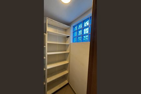 Casa para alugar com 235m², 3 quartos e 2 vagasDespensa