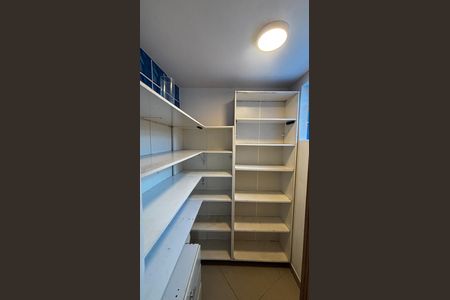 Casa para alugar com 235m², 3 quartos e 2 vagasDespensa