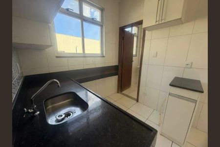 Cozinha de apartamento para alugar com 2 quartos, 60m² em Nova Granada, Belo Horizonte