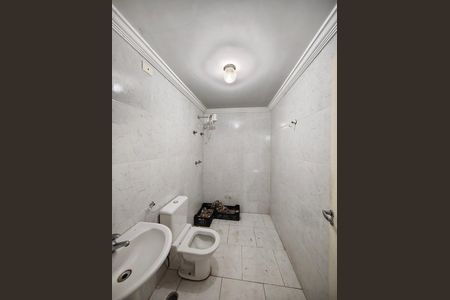 Casa de condomínio à venda com 637m², 3 quartos e 5 vagasBanheiro de serviço 