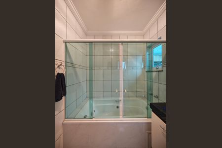 Casa de condomínio à venda com 637m², 3 quartos e 5 vagasBanheiro da suíte 3