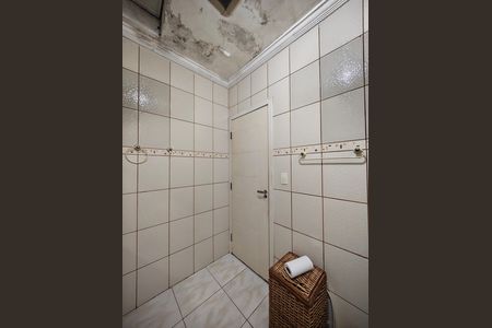 Casa de condomínio à venda com 637m², 3 quartos e 5 vagasBanheiro da suíte 2