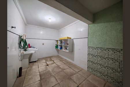 Casa de condomínio à venda com 637m², 3 quartos e 5 vagasÁrea de serviço 