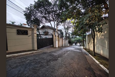 Casa de condomínio à venda com 637m², 3 quartos e 5 vagasVista da rua