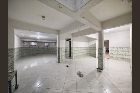 Casa de condomínio à venda com 637m², 3 quartos e 5 vagasQuintal 