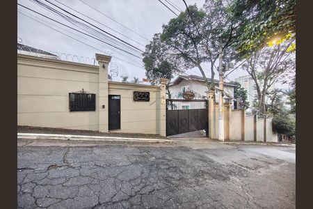 Casa de condomínio à venda com 637m², 3 quartos e 5 vagasFachada 