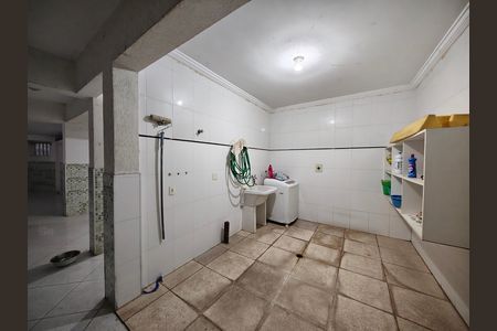 Casa de condomínio à venda com 637m², 3 quartos e 5 vagasÁrea de serviço 