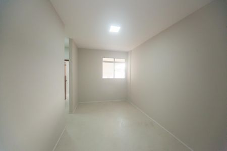sala de apartamento para alugar com 3 quartos, 80m² em Buritis, Belo Horizonte
