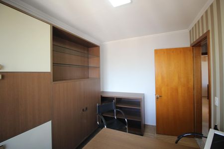 Apartamento à venda com 80m², 3 quartos e 2 vagasQuarto 3