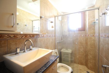 Banheiro da Suíte 1 de apartamento à venda com 3 quartos, 80m² em Jardim São Pedro, Porto Alegre
