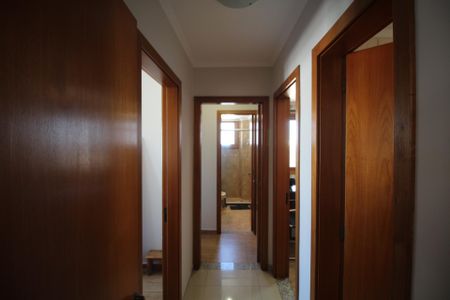 Apartamento à venda com 80m², 3 quartos e 2 vagasCorredor