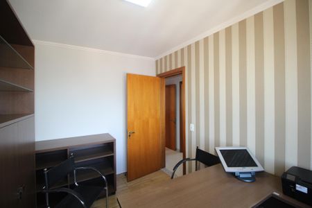 Quarto 3 de apartamento à venda com 3 quartos, 80m² em Jardim São Pedro, Porto Alegre