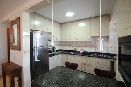 Cozinha de apartamento à venda com 3 quartos, 80m² em Jardim São Pedro, Porto Alegre