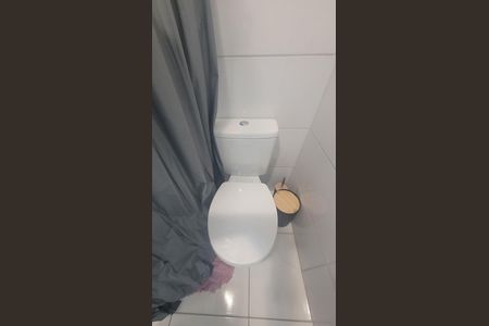 Apartamento à venda com 57m², 2 quartos e sem vaga Apartamento à venda com 57m², 2 quartos e sem vagaBanheiro