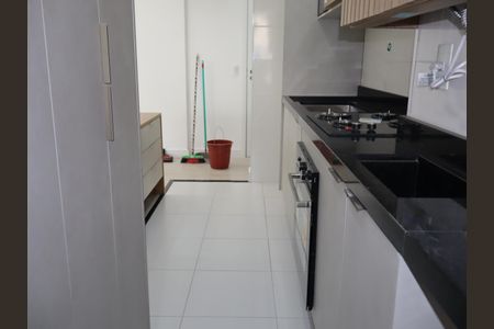 Apartamento à venda com 91m², 2 quartos e 2 vagasCozinha e Área de Serviço
