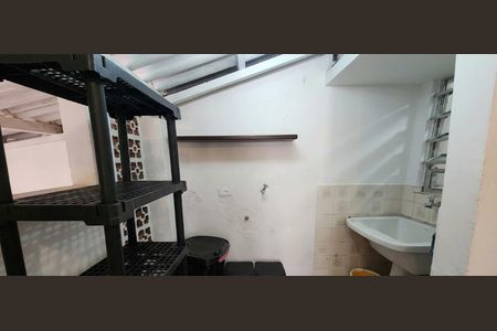Área de serviço de casa para alugar com 2 quartos, 160m² em Saboó, Santos
