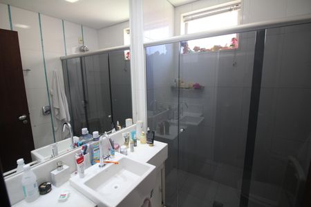 Apartamento para alugar com 100m², 3 quartos e 2 vagasBanheiro