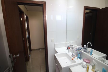 Apartamento para alugar com 100m², 3 quartos e 2 vagasBanheiro