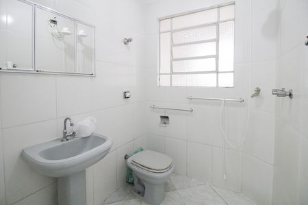 Casa de condomínio à venda com 115m², 2 quartos e 1 vagaBanheiro