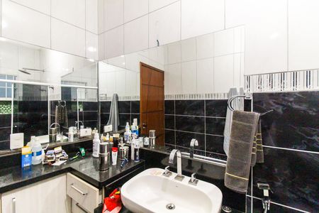 Casa para alugar com 336m², 3 quartos e 2 vagasBanheiro da Suíte