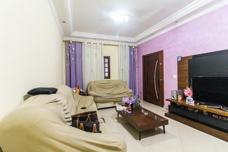 Casa para alugar com 336m², 3 quartos e 2 vagasSala