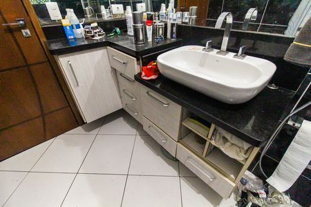 Casa para alugar com 336m², 3 quartos e 2 vagasBanheiro da Suíte