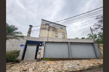 Apartamento para alugar com 70m², 2 quartos e sem vagaFachada