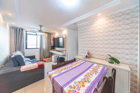 Sala de apartamento à venda com 2 quartos, 45m² em Vila Aquilino, Santo André