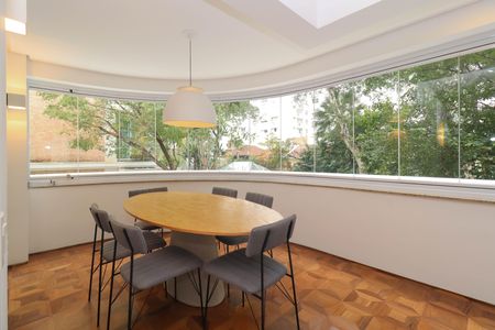 Apartamento para alugar com 110m², 2 quartos e 2 vagasVaranda