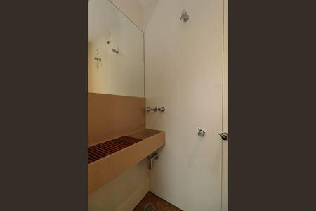 Apartamento para alugar com 110m², 2 quartos e 2 vagasBanheiro de serviço