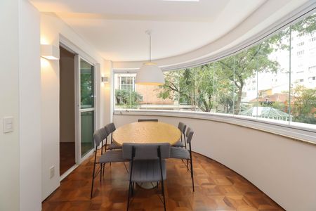 Apartamento para alugar com 110m², 2 quartos e 2 vagasVaranda
