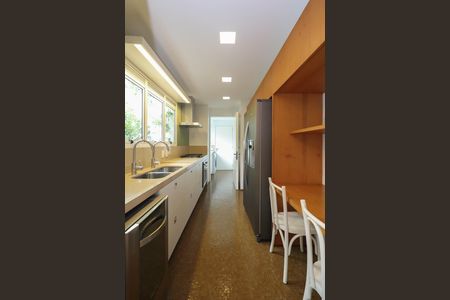Apartamento para alugar com 110m², 2 quartos e 2 vagasCozinha