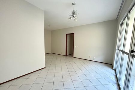 Sala  de apartamento para alugar com 3 quartos, 105m² em Estreito, Florianópolis