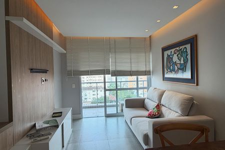 Sala de apartamento para alugar com 2 quartos, 90m² em Gonzaga, Santos