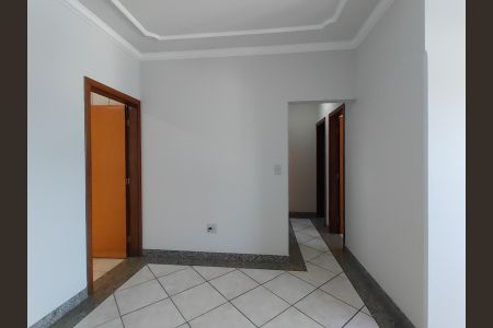 Sala de apartamento para alugar com 3 quartos, 90m² em Planalto, Uberlândia