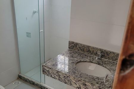 Banheiro de apartamento para alugar com 2 quartos, 70m² em Parque Nossa Sra. da Penha, Duque de Caxias