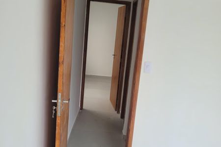 Corredor de apartamento para alugar com 2 quartos, 70m² em Parque Nossa Sra. da Penha, Duque de Caxias