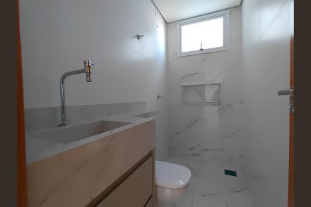 Banheiro de apartamento para alugar com 2 quartos, 56m² em Tubalina, Uberlândia