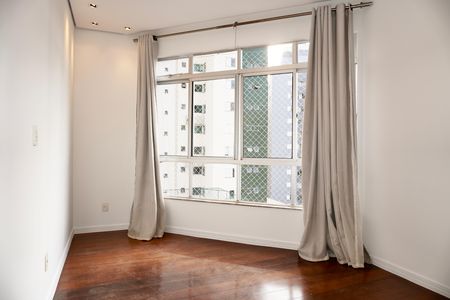 Sala  de apartamento à venda com 3 quartos, 105m² em Estoril, Belo Horizonte