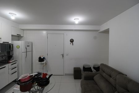 Sala / Cozinha de apartamento para alugar com 2 quartos, 40m² em Vila Brasil, São Paulo
