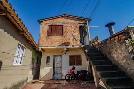 Fachada de casa à venda com 3 quartos, 30m² em Sarandi, Porto Alegre
